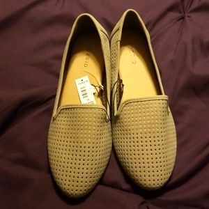 NWT Taupe flats